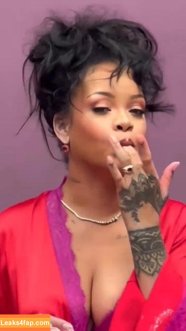 Rihanna / badgalriri leaked photo photo #3775
