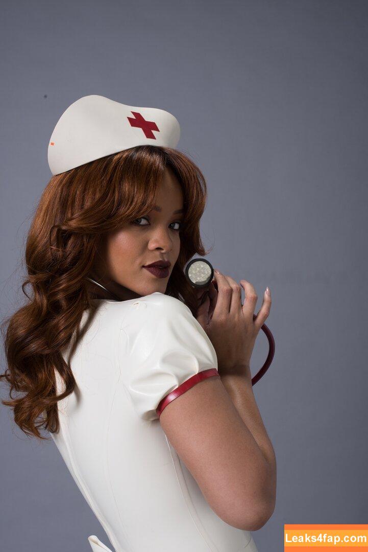 Rihanna / badgalriri leaked photo photo #3795