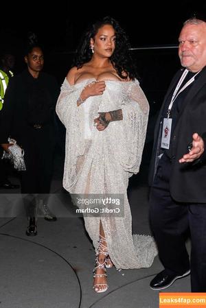Rihanna photo #3030