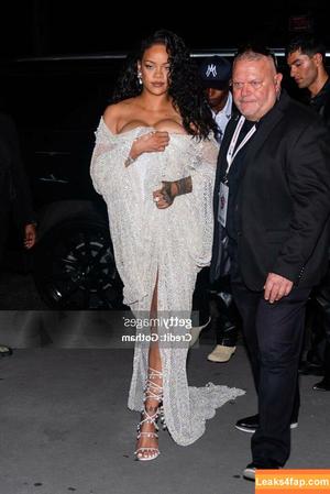 Rihanna photo #3032