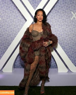 Rihanna photo #3048