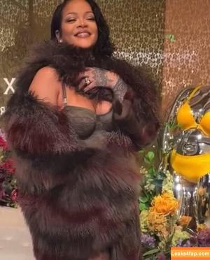 Rihanna photo #3069