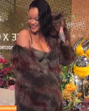 Rihanna photo #3071