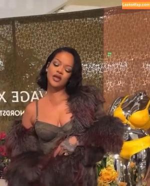 Rihanna photo #3072