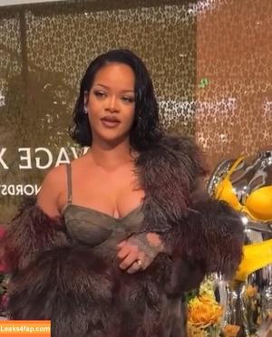 Rihanna photo #3073