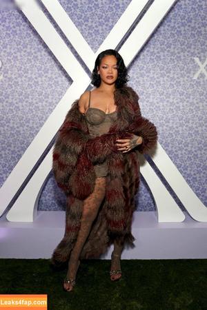 Rihanna photo #3084