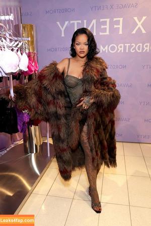 Rihanna photo #3085