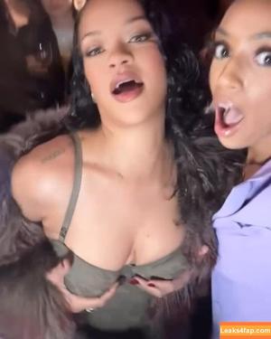 Rihanna photo #3095