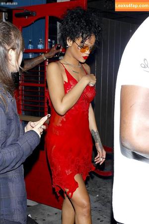 Rihanna photo #3112
