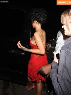 Rihanna photo #3120