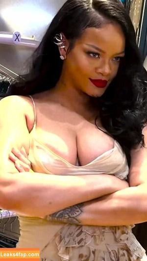 Rihanna photo #3125