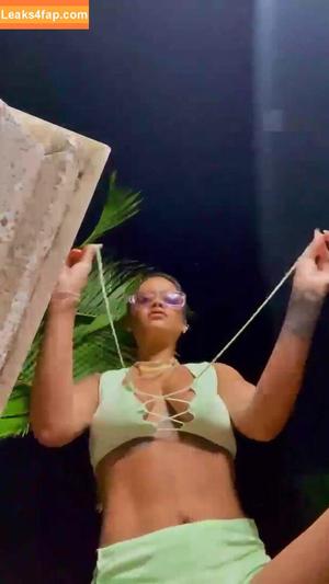 Rihanna photo #3134