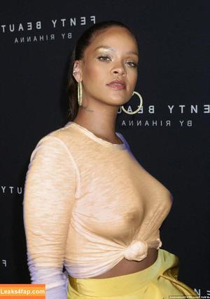 Rihanna photo #3148