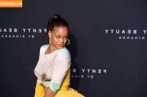Rihanna photo #3149