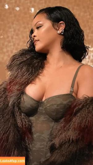 Rihanna photo #3169