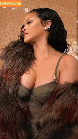 Rihanna photo #3170