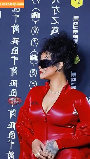 Rihanna photo #3181