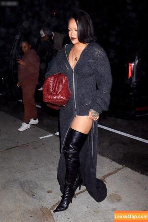 Rihanna photo #3192