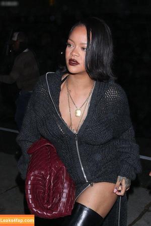 Rihanna photo #3198