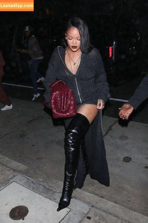 Rihanna photo #3199