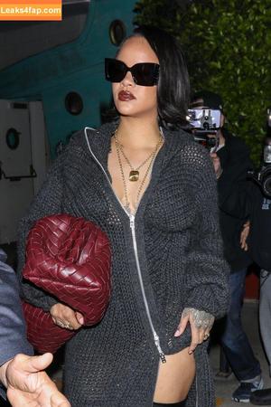 Rihanna photo #3201