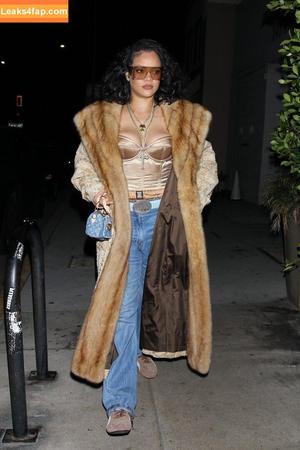 Rihanna photo #3282
