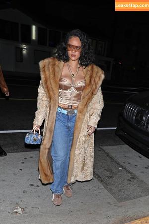 Rihanna photo #3290