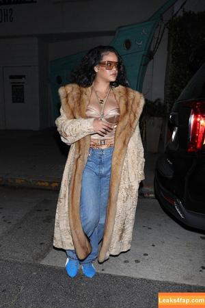 Rihanna photo #3293