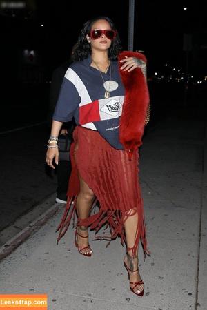 Rihanna photo #3299