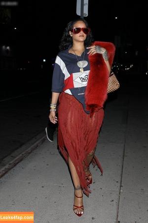 Rihanna photo #3306