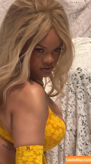 Rihanna photo #3316