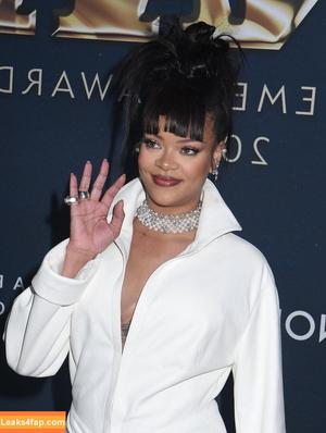 Rihanna photo #3478