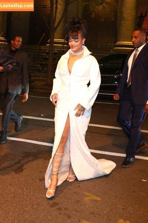 Rihanna photo #3491