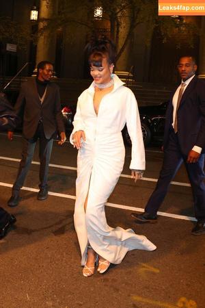 Rihanna photo #3498