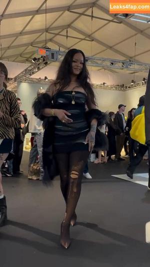 Rihanna photo #3515