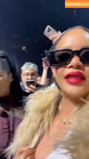 Rihanna photo #3581