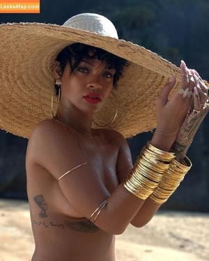 Rihanna photo #3664