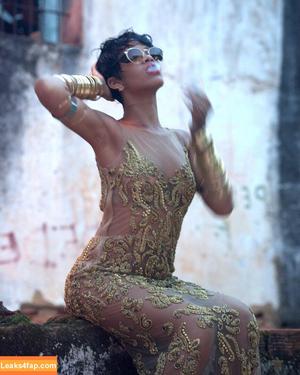 Rihanna photo #3685