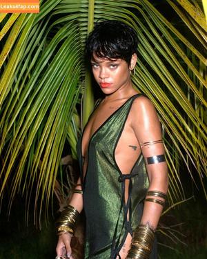 Rihanna photo #3687