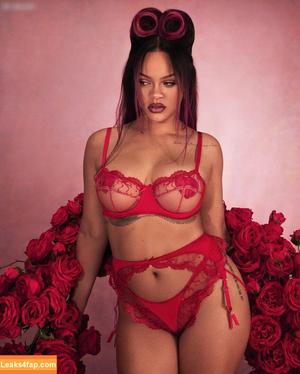 Rihanna photo #3693
