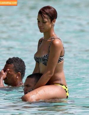 Rihanna photo #3714