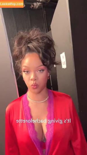 Rihanna photo #3772