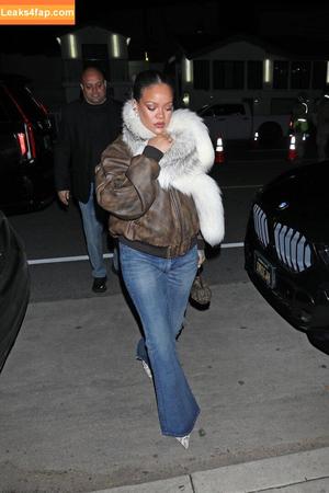 Rihanna photo #3917