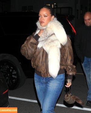 Rihanna photo #3926