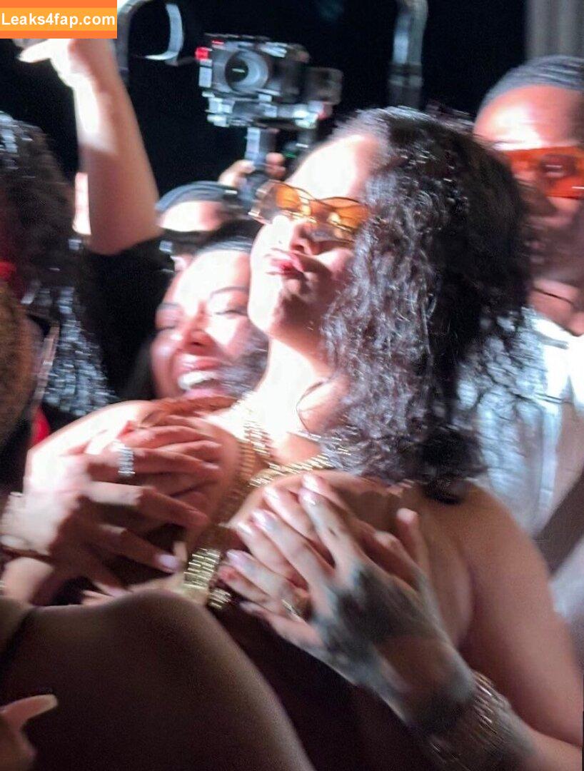Rihanna / badgalriri leaked photo photo #4048