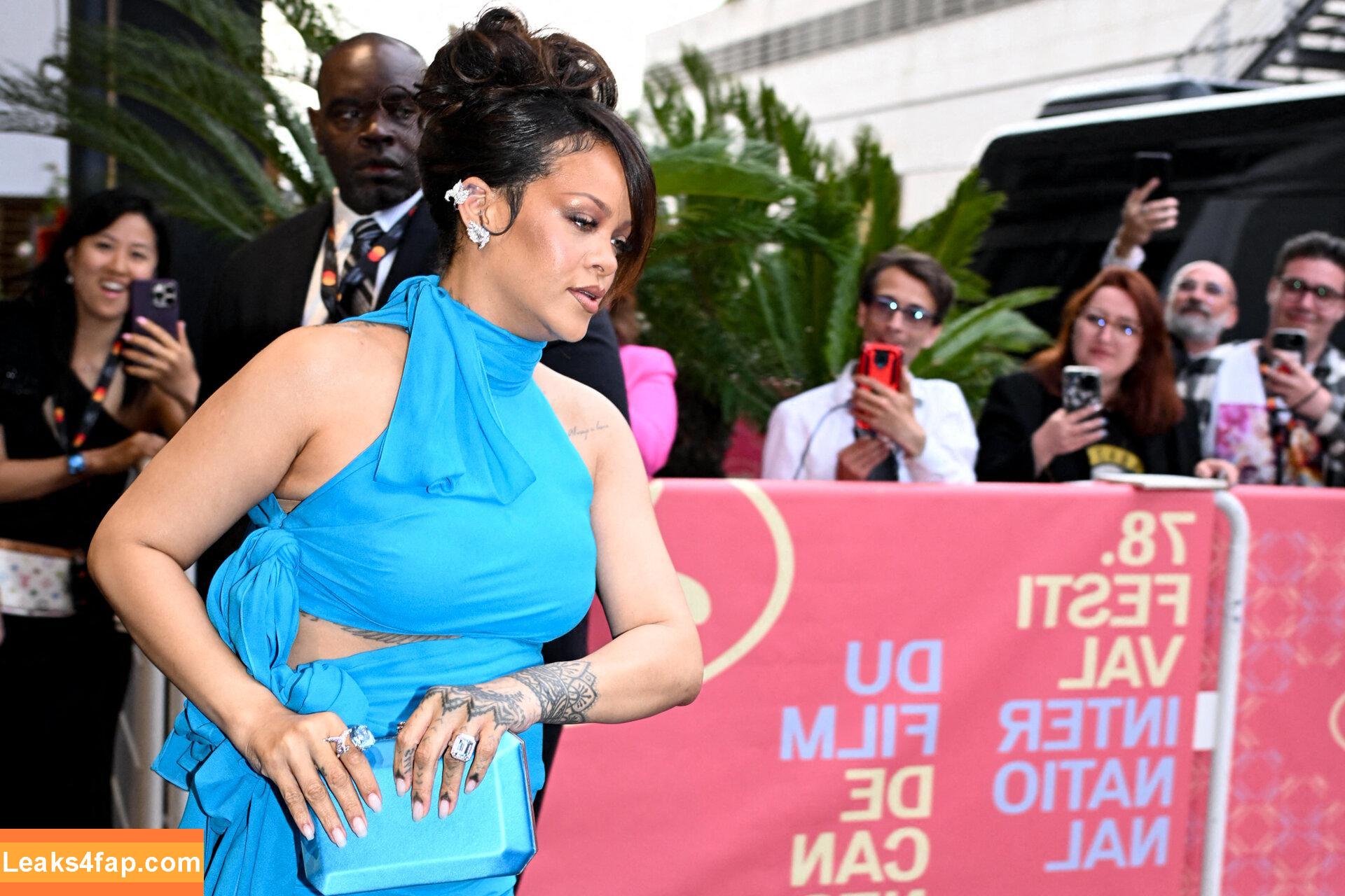 Rihanna / badgalriri leaked photo photo #4050