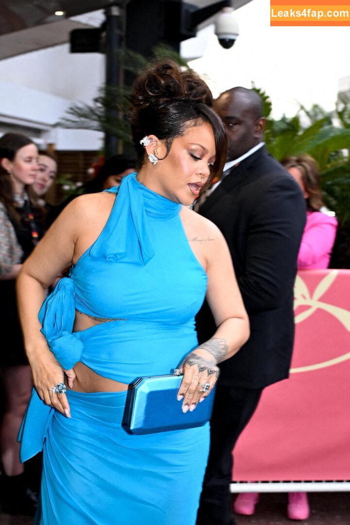Rihanna / badgalriri leaked photo photo #4052