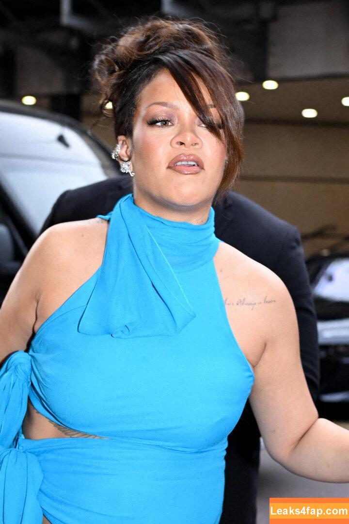 Rihanna / badgalriri leaked photo photo #4055