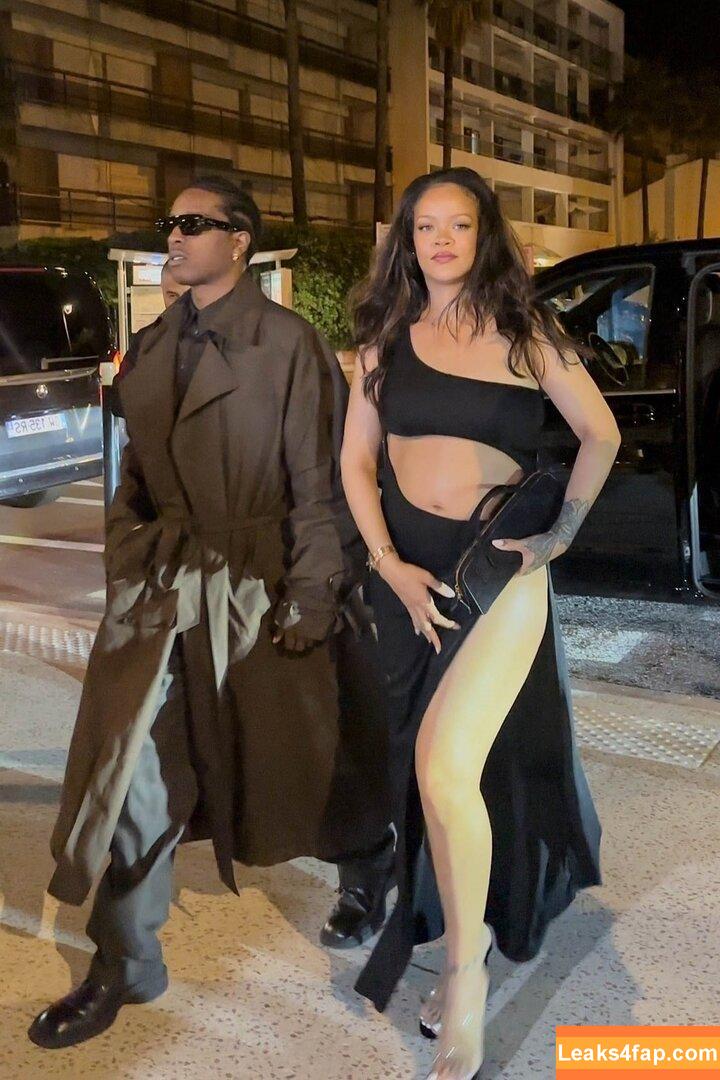 Rihanna / badgalriri leaked photo photo #4062