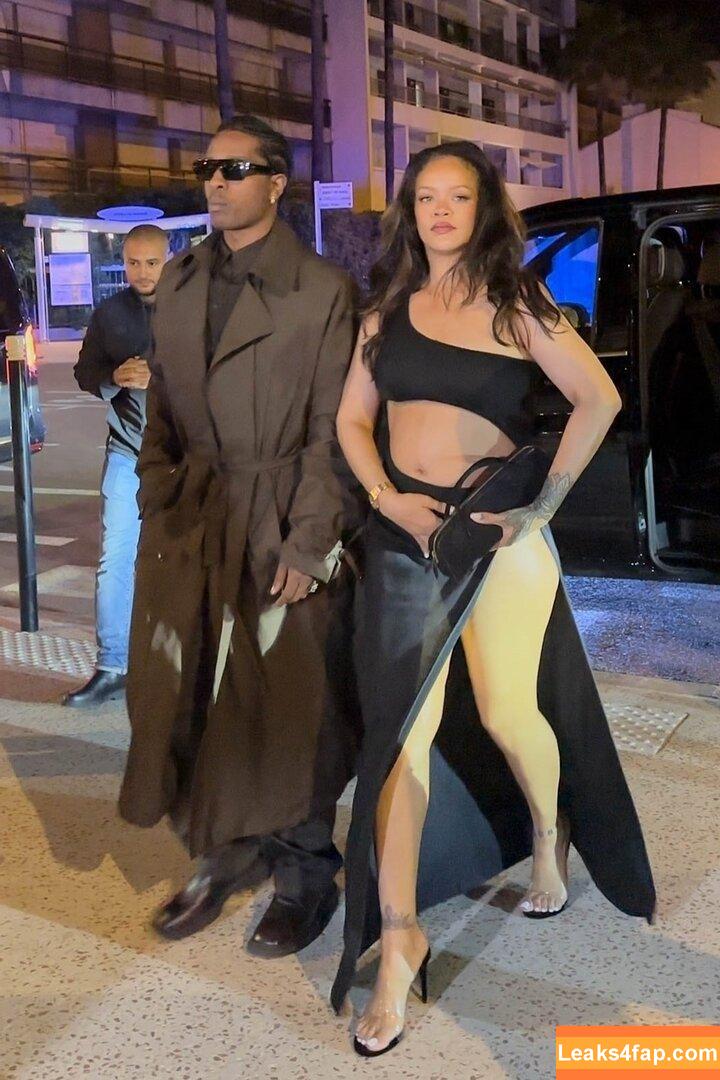 Rihanna / badgalriri leaked photo photo #4064